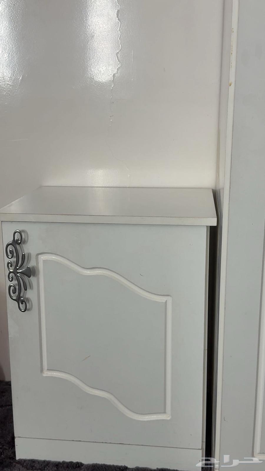 غرفةلشخصين مكونه من سرير2وتسريحه وكمدينه2وخزانه150064587181904386112