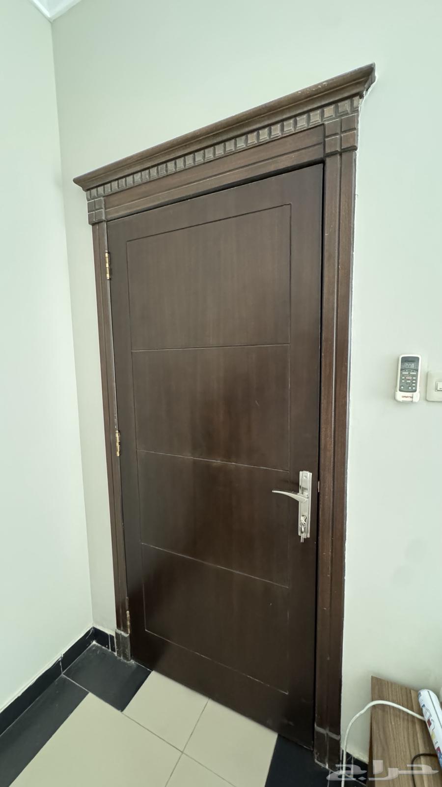 ابواب خشب بالحلوق نظيفة جدا  عدد عدد 964581759609601111