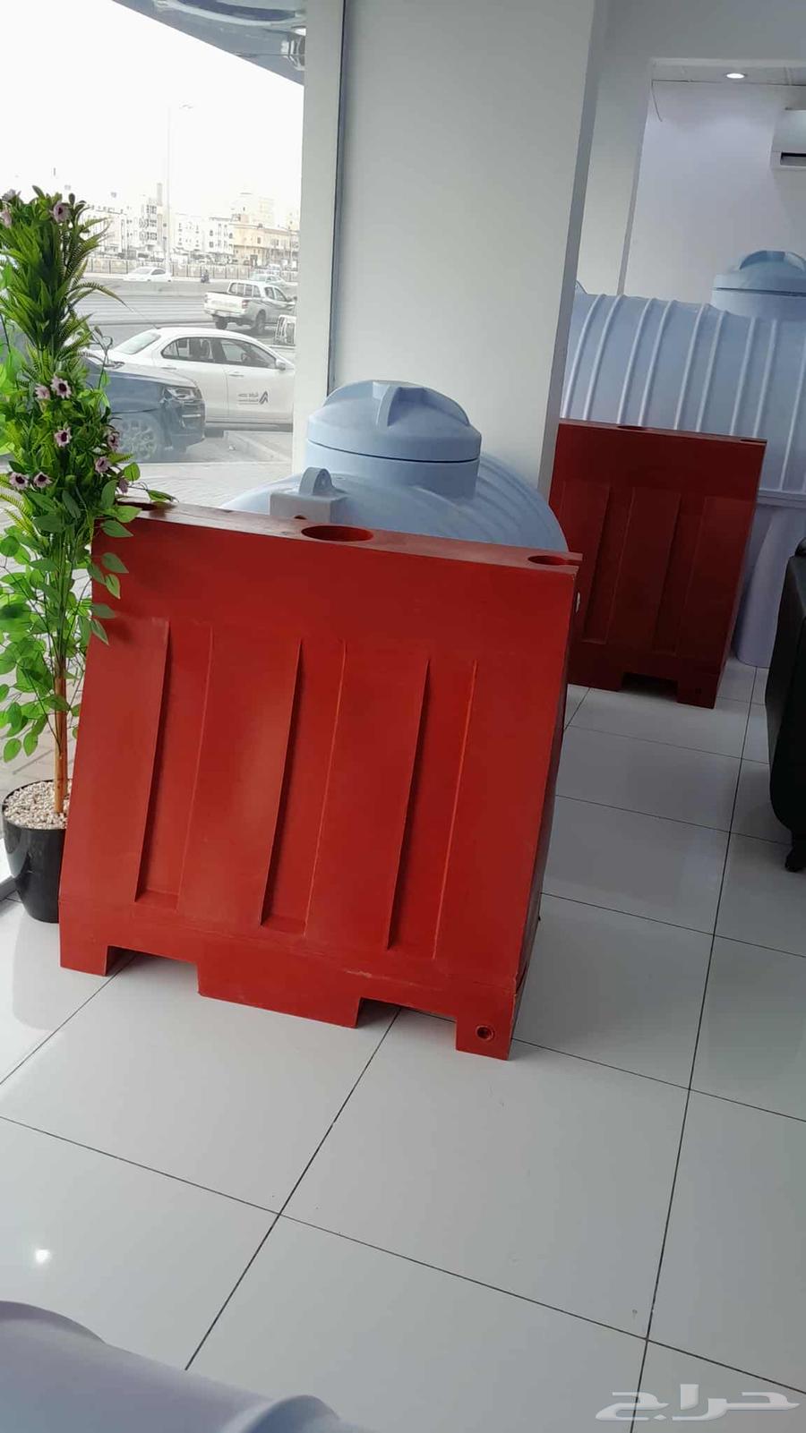 خزانات جديده وحواجز طرف64585819664130112