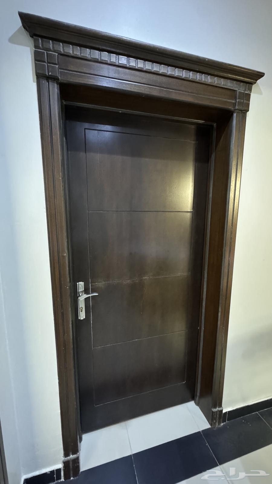 ابواب خشب بالحلوق نظيفة جدا  عدد عدد 964581759609601110