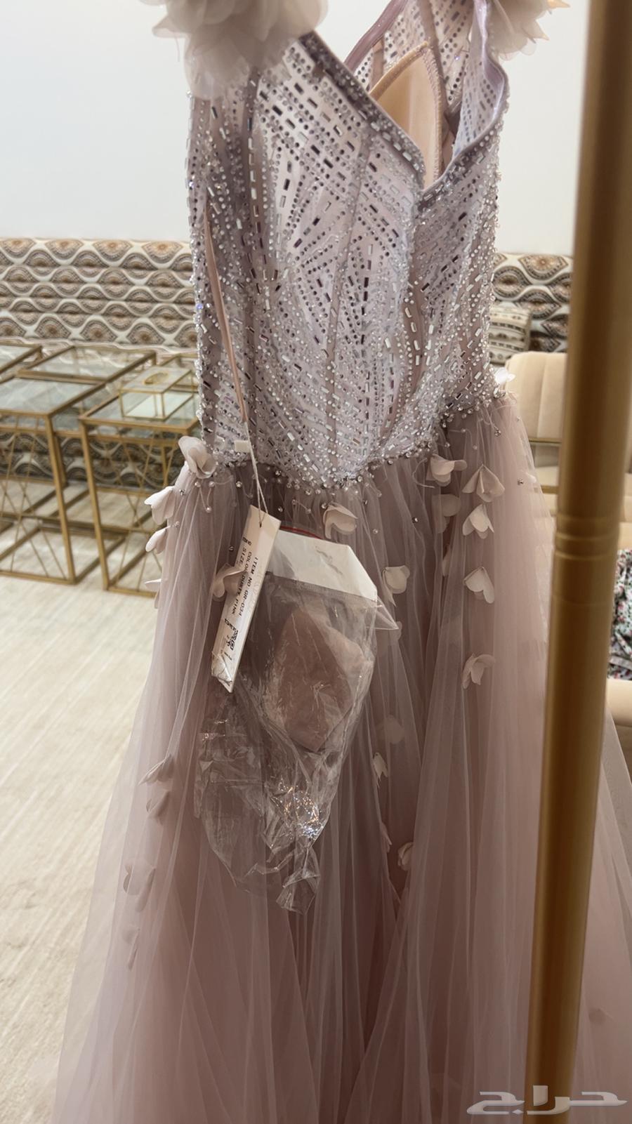 فستان جديد للبيع و جديد64586712742658111