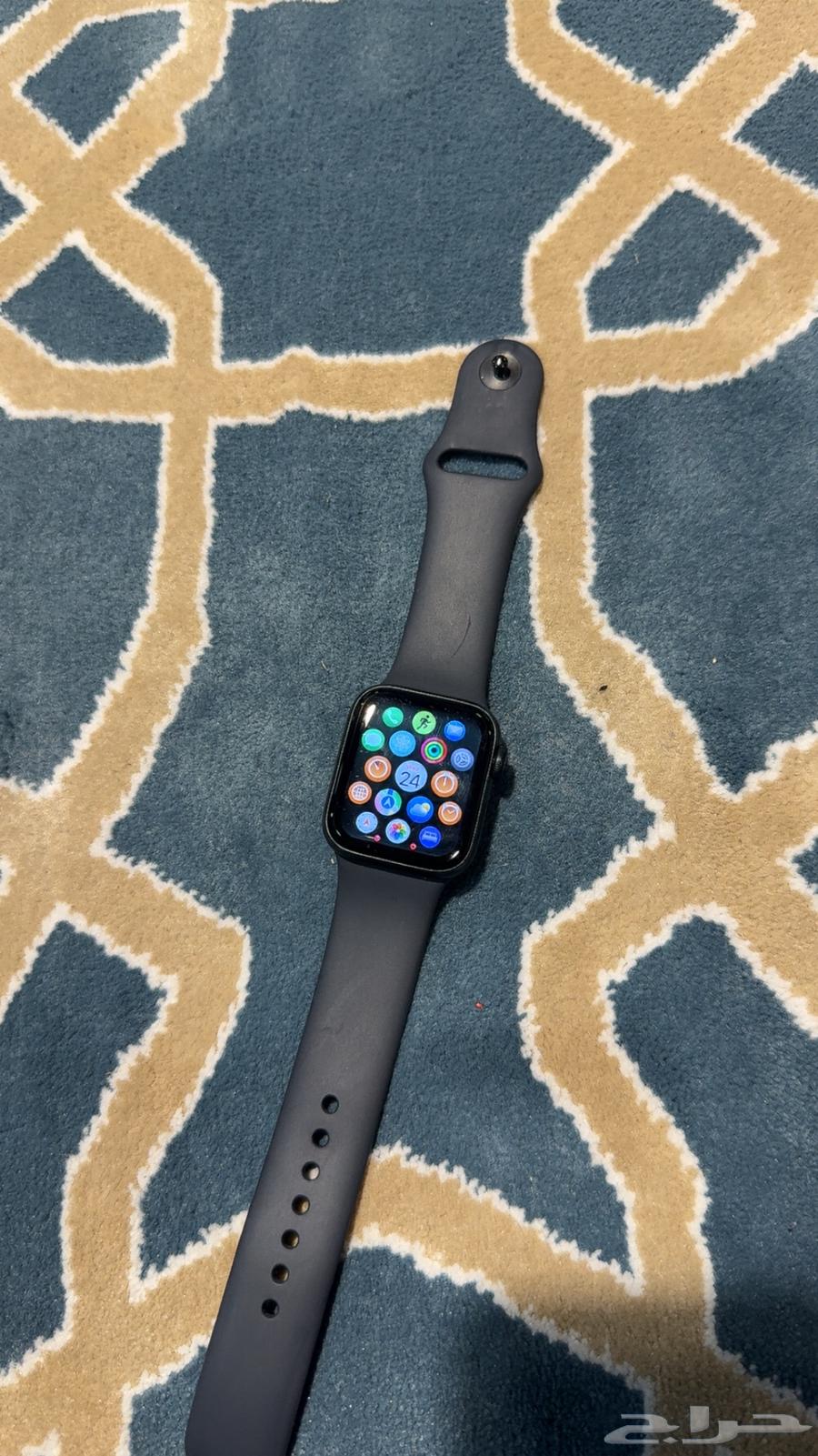 ساعة ابل SE الجيل الثاني نظيفة جدا ولافيها مشكلة مع الضمان64586526658947112