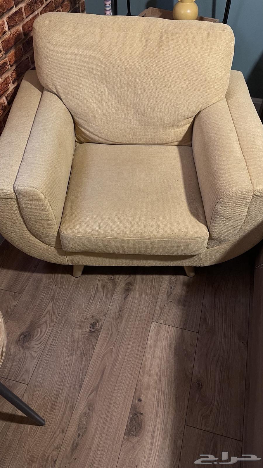 Wide sofa64584785557506110