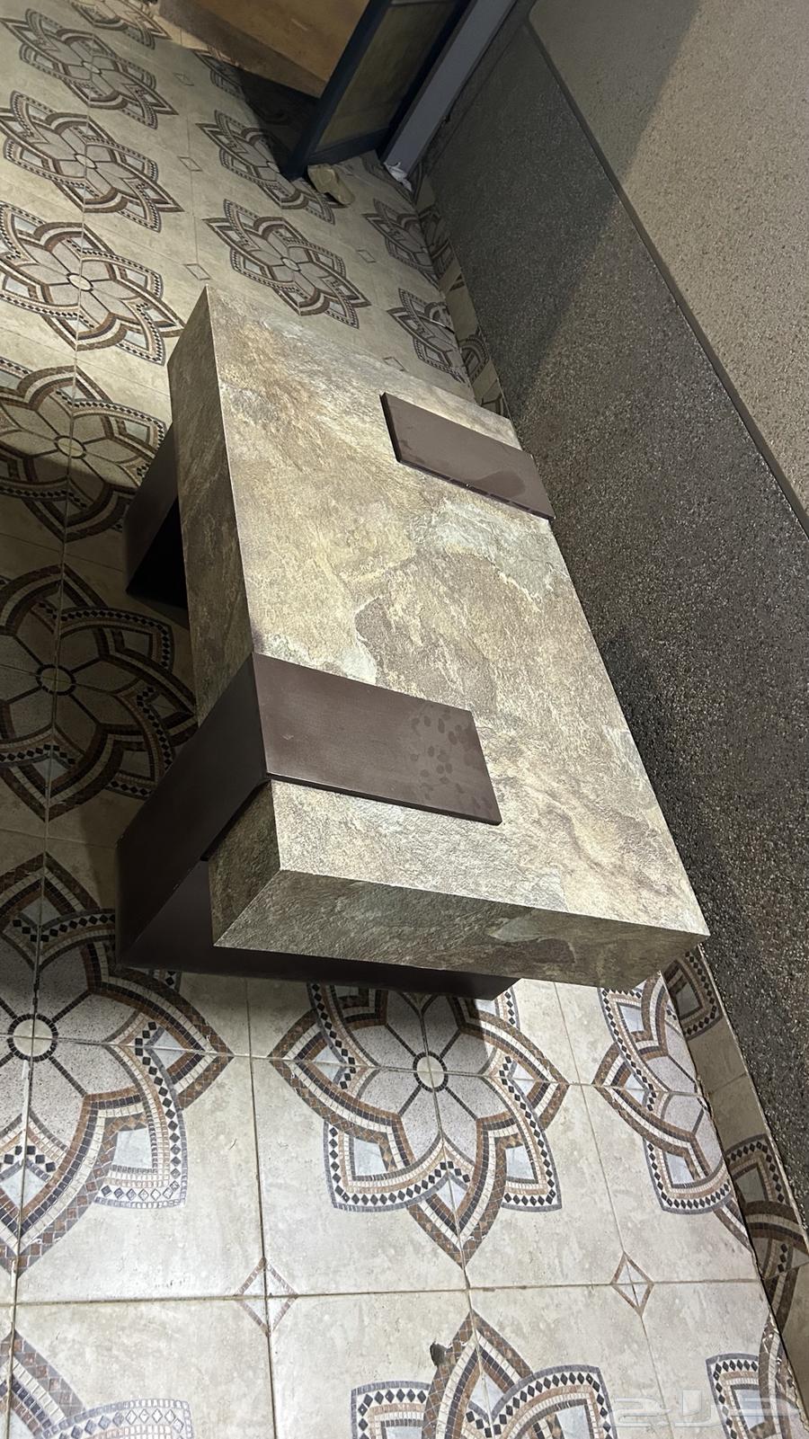 Almost new table64580772131713110