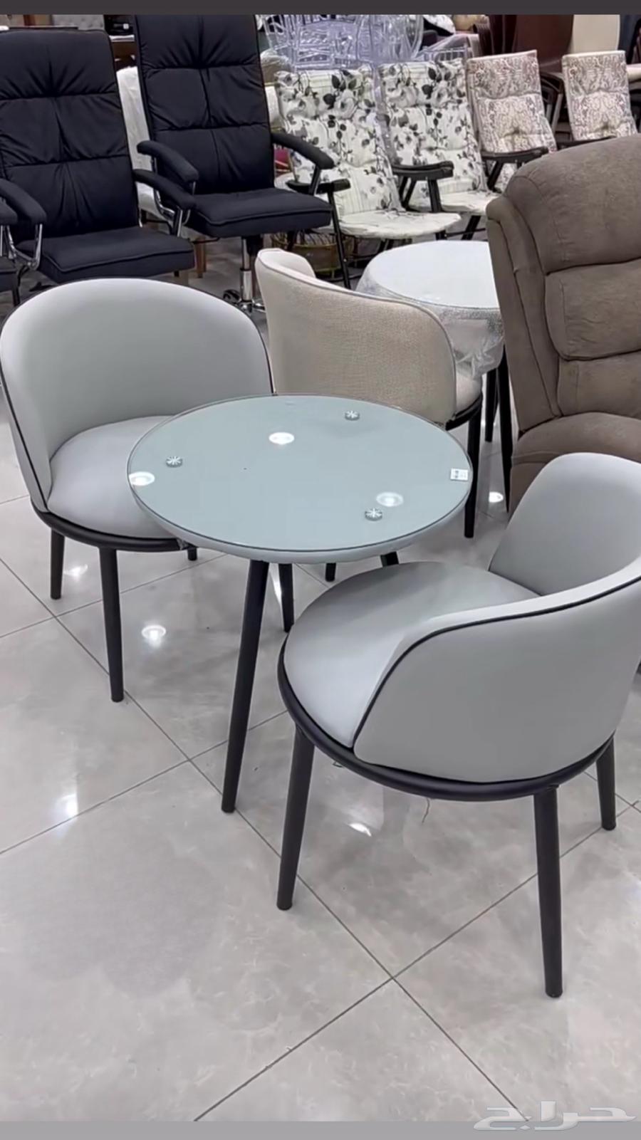 طاوله بالكرسيين64586849401219110