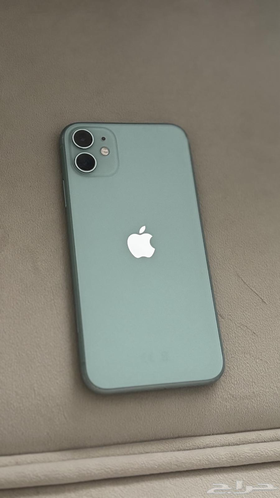 ايفون 11 مساحة 128 جيجا فيه كسر خفيف فالشاشه من فوق64583922998401111