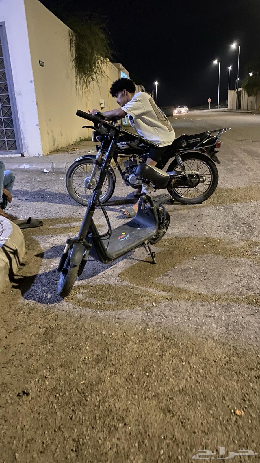 سكوتر للبيع الكفر الامامي والخلفي مبطوق بدون نور64587739608066111