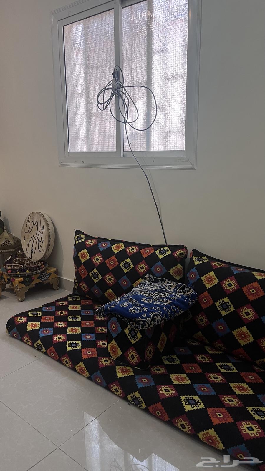 Floor seating64584361982211111