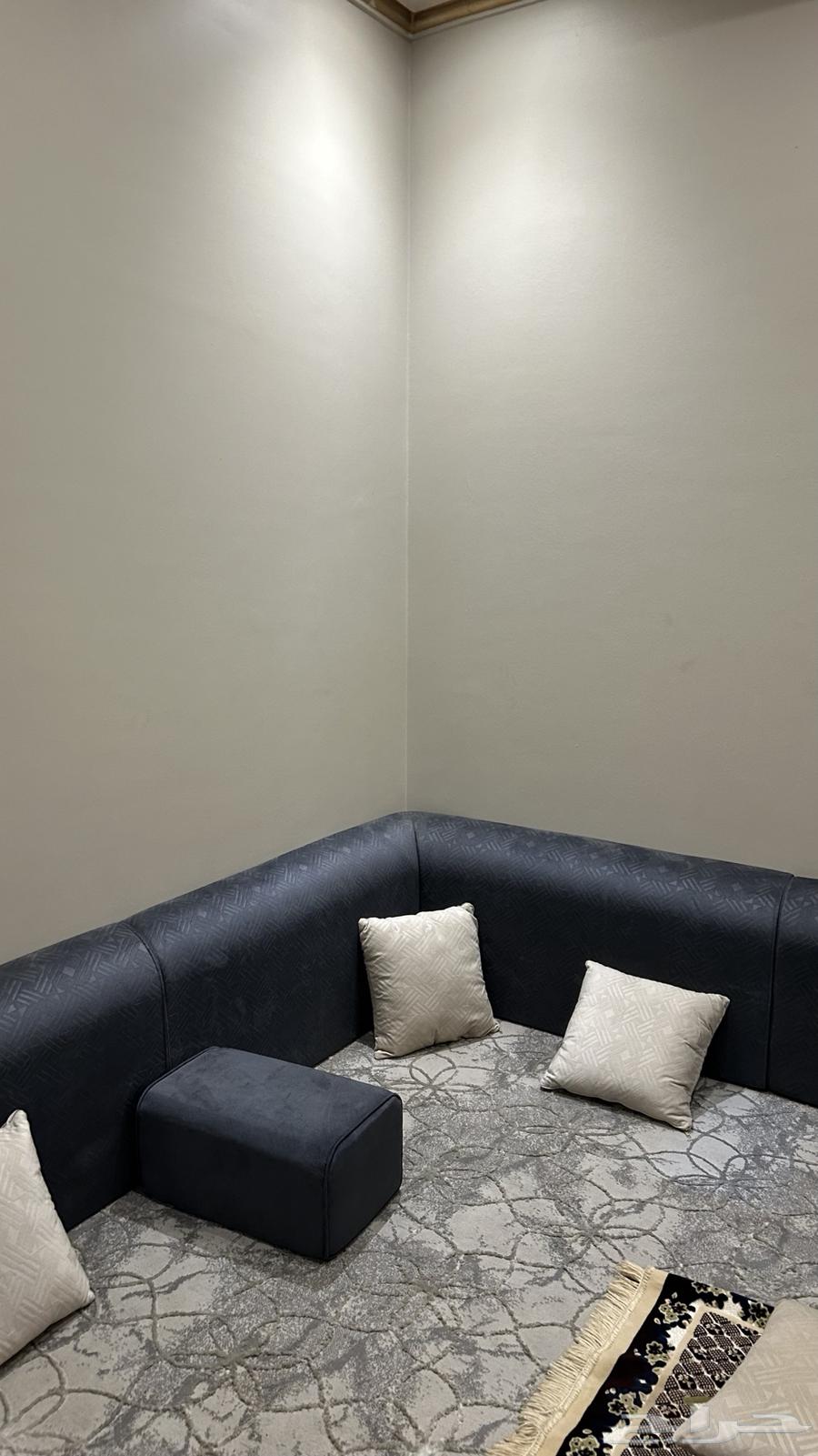 جلسة مجلس زرقاء و بيضاء ( نظيفة )64587702105090114