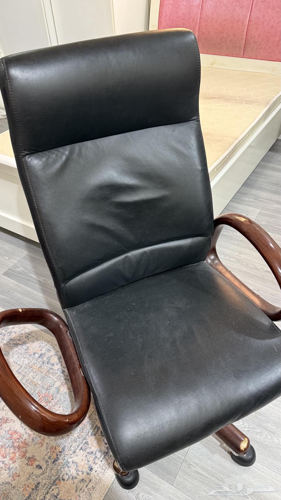 كرسي مكتب او قيمنق لم يتم بيعة للان64582284249986110