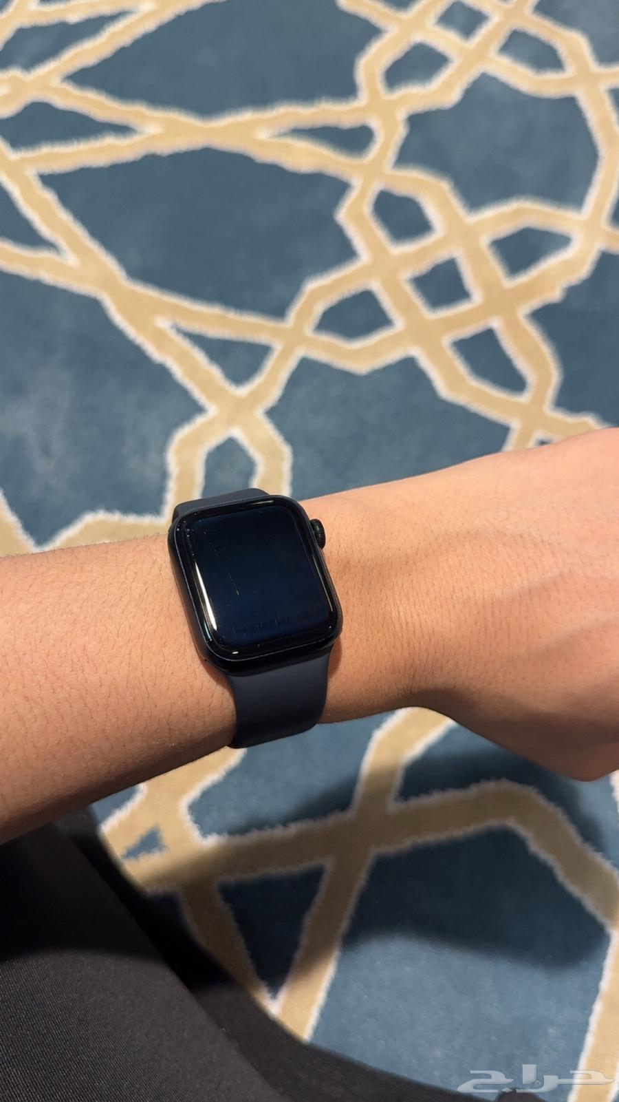 ساعة ابل SE الجيل الثاني نظيفة جدا ولافيها مشكلة مع الضمان64586526658947114
