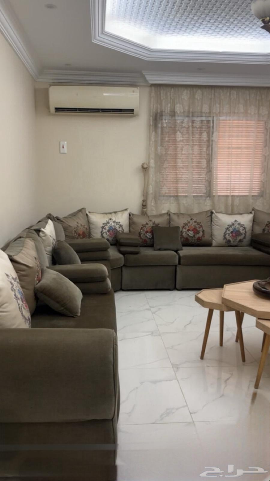 للبيع كنب مجلس الخشب مغربي نضيف جدا64588074116481110