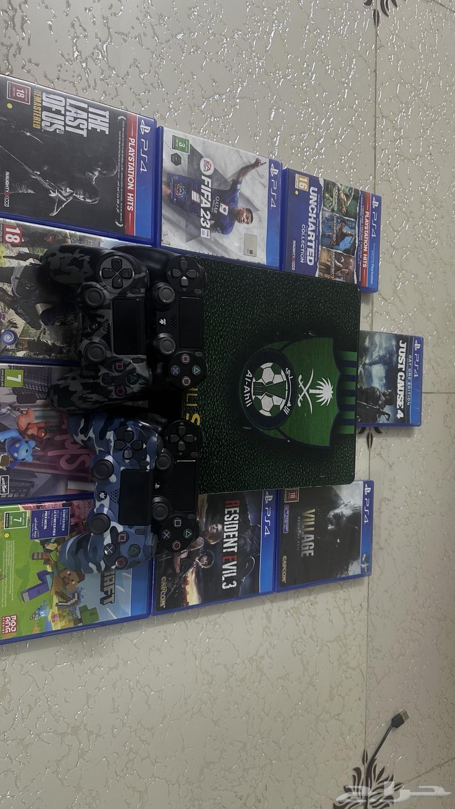 سوني 4 للبيع مع 4 ايادي و 9 اشرطه64580294894595110