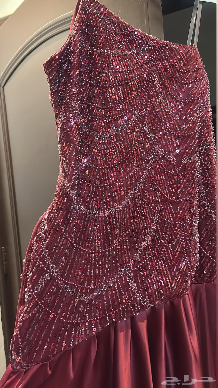 فستان سهره للبيع مستعمل لمدة 3 ساعات فقط64585695887361110