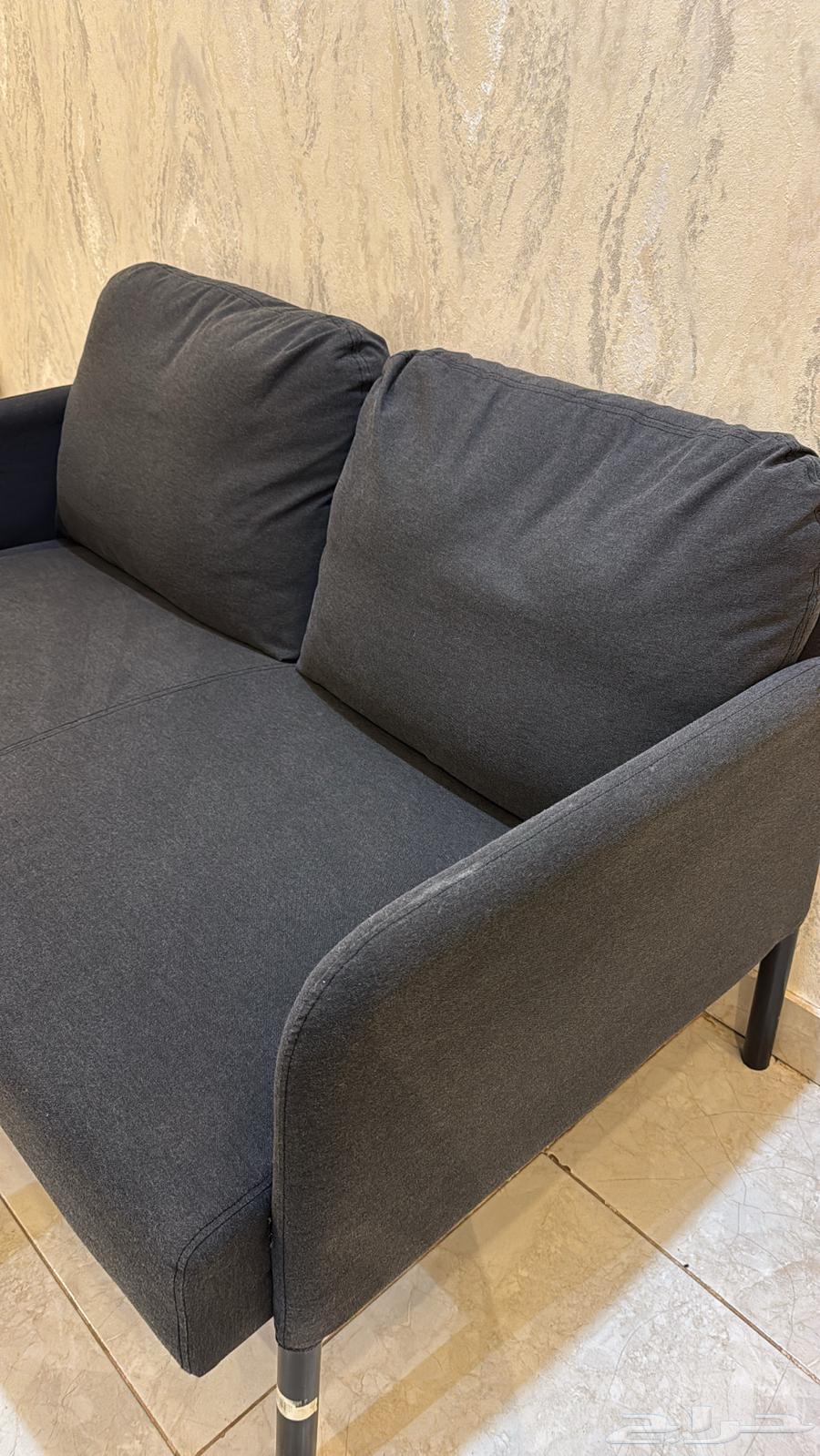 كنب بمقعدين بحالة ممتازة للبيع64587826800641111