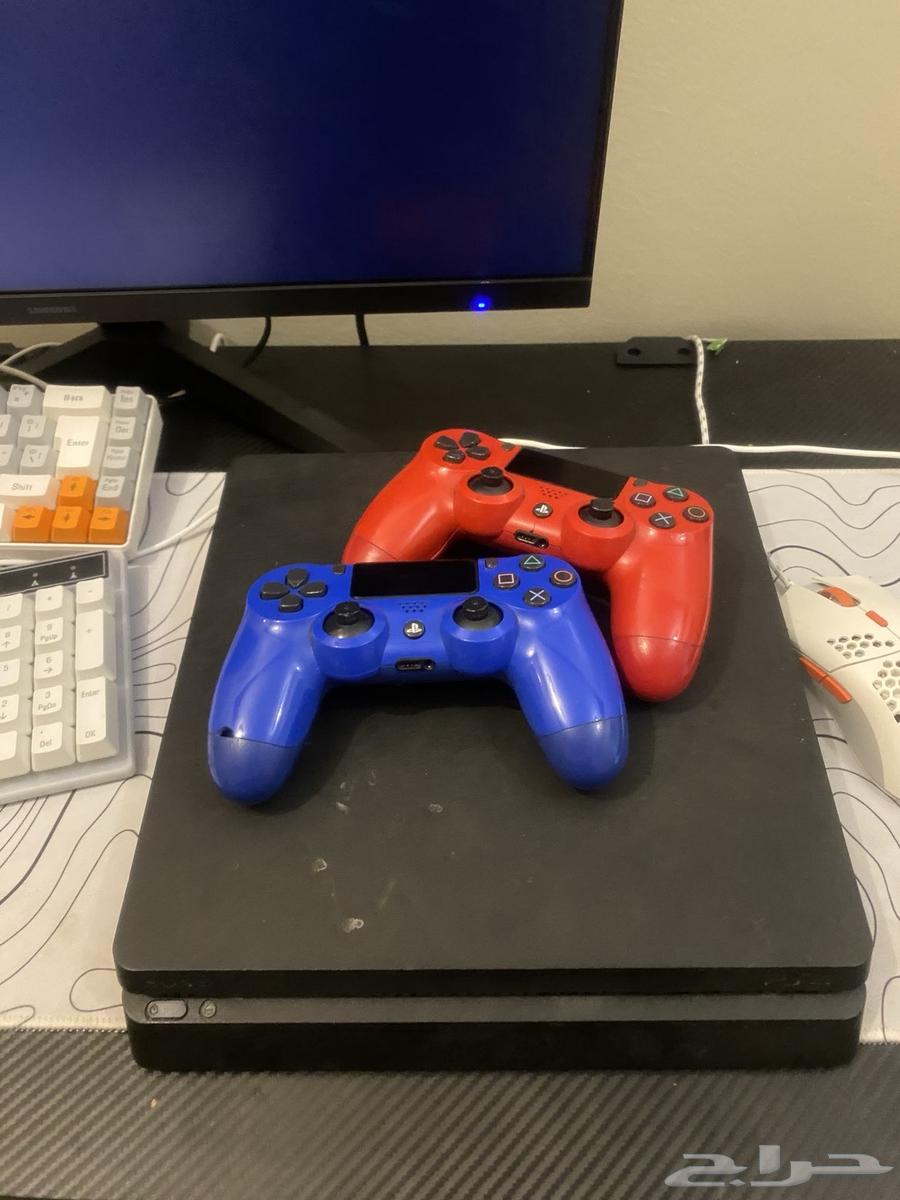 سونى 4. معها قير 2 وشريط قراند 5 حالتها ممتازه64585181341825113