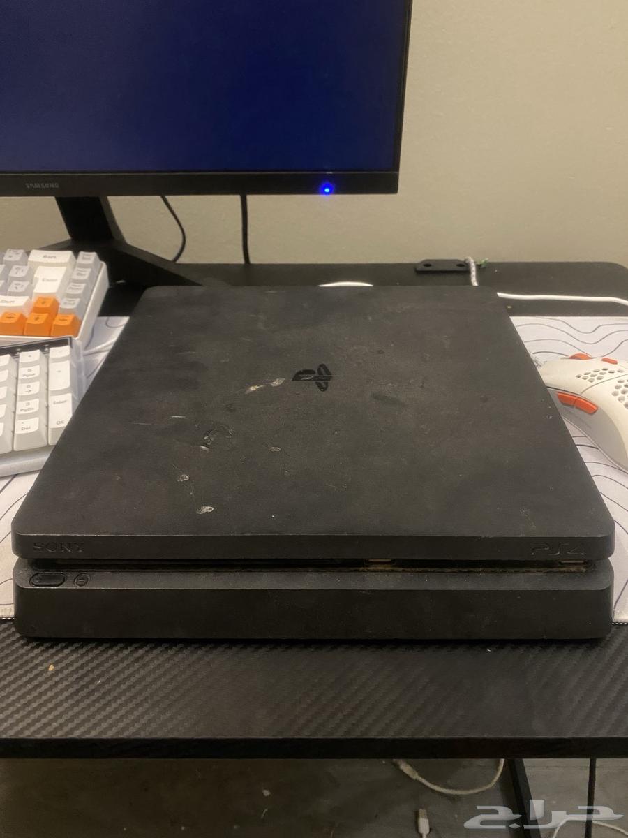 سونى 4. معها قير 2 وشريط قراند 5 حالتها ممتازه64585181341825110