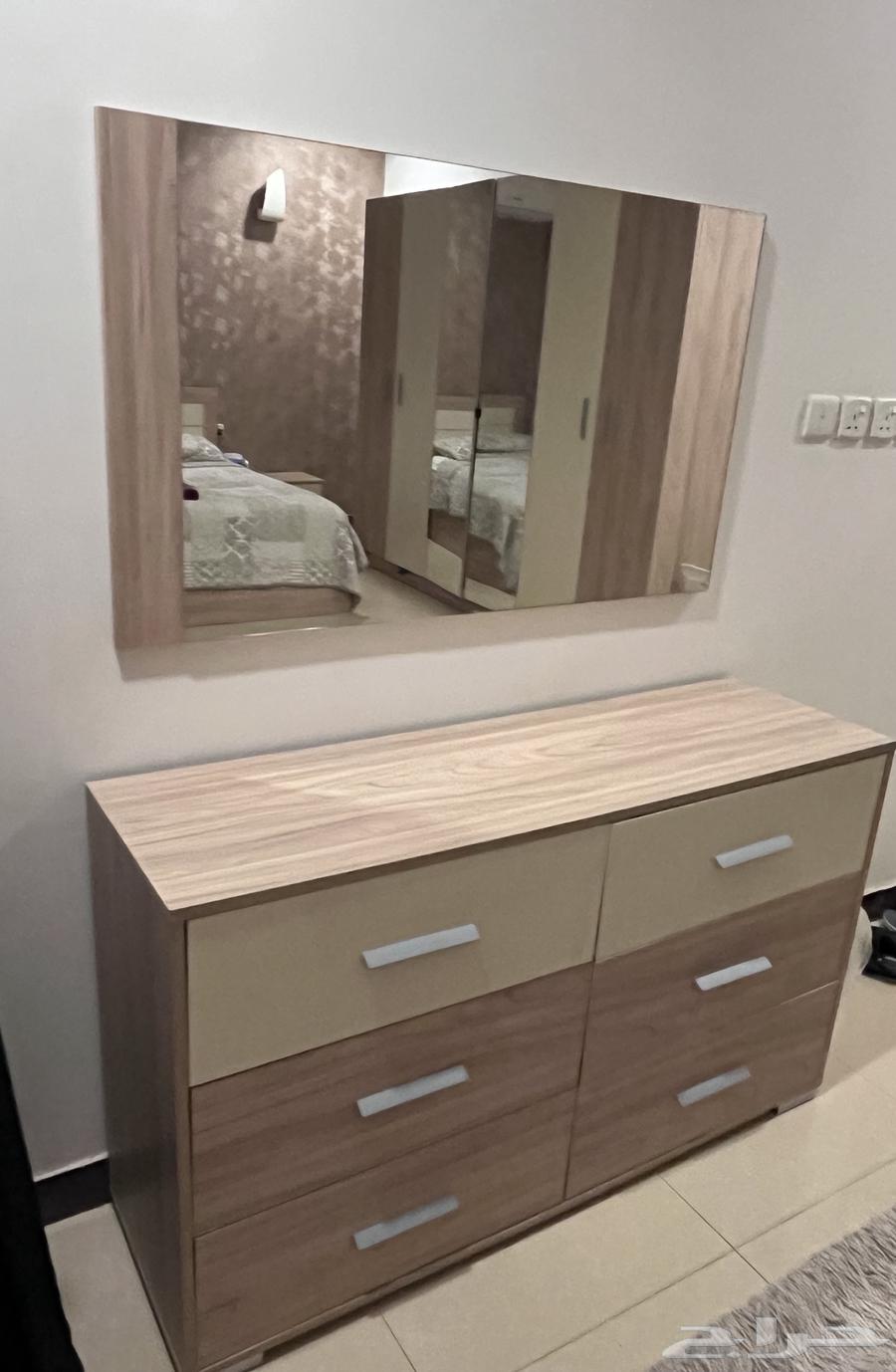 للبيع غرفة نوم كامله خشب نظيف جميله64580826505090114