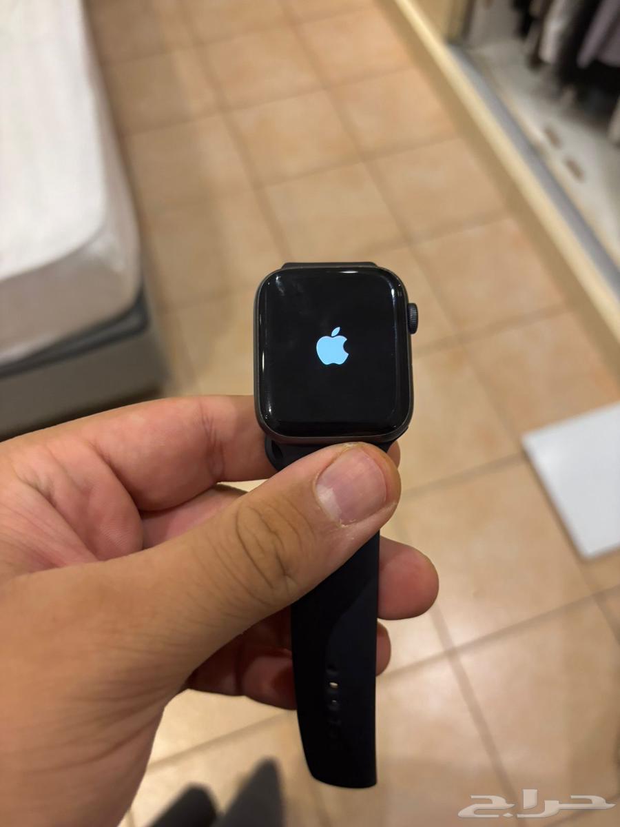 ساعة ابل شبه نظيفه64582550243715110