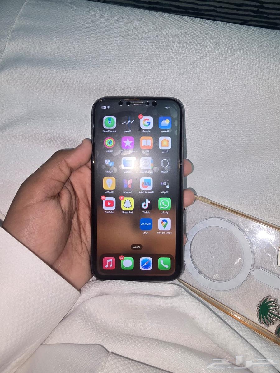 آيفون 11 نطيف فقط فيه الكسر الي في الخلف لم يدخل الصيانه64584447198338110