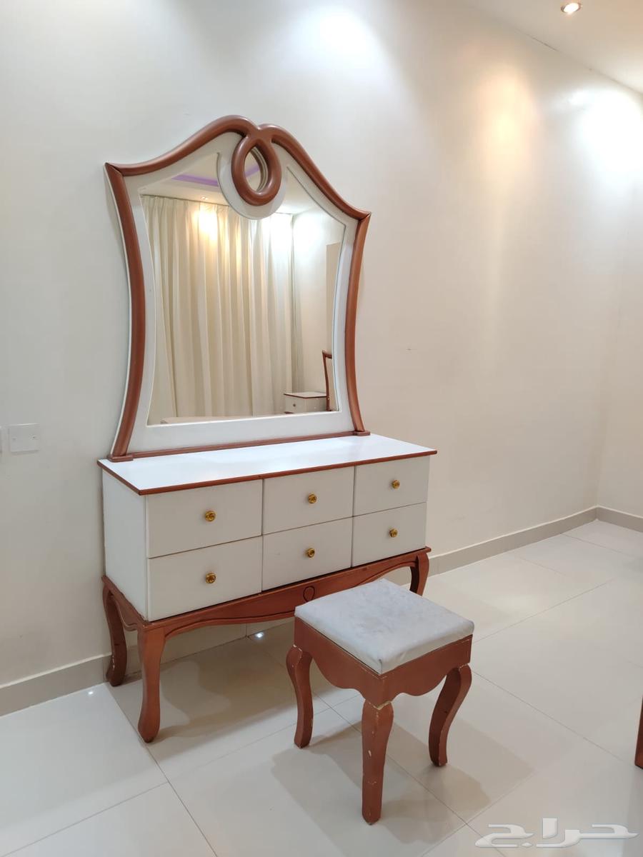 غرفة نوم شبه جديدة64586301767553112