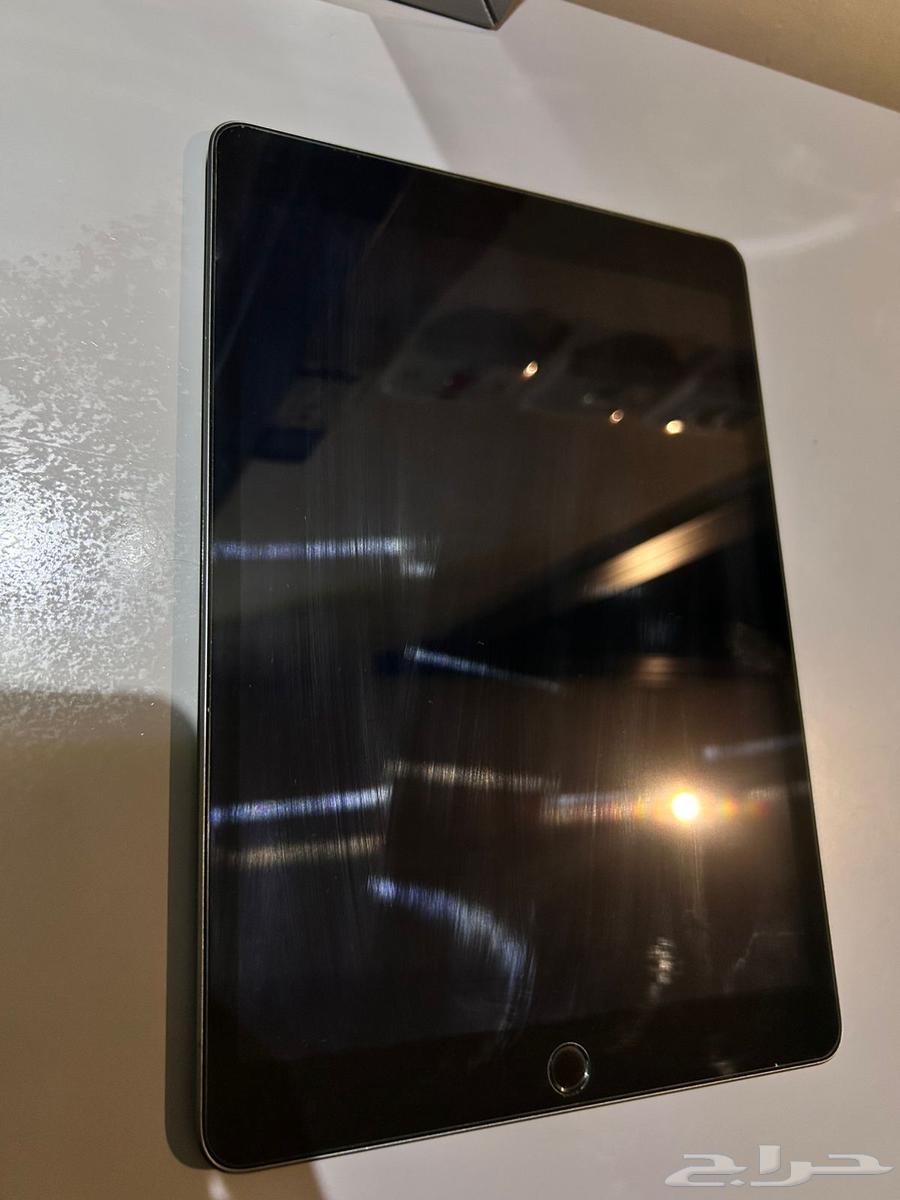ايباد 9 رمادي شبه جديد64587950575874114