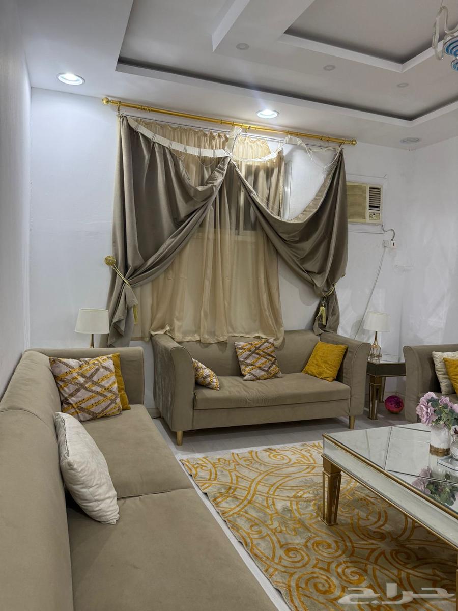 مجلس للبيع 3000  قابل التفاوض عيوب الستاره منشقه الباقي كله64584940154114110