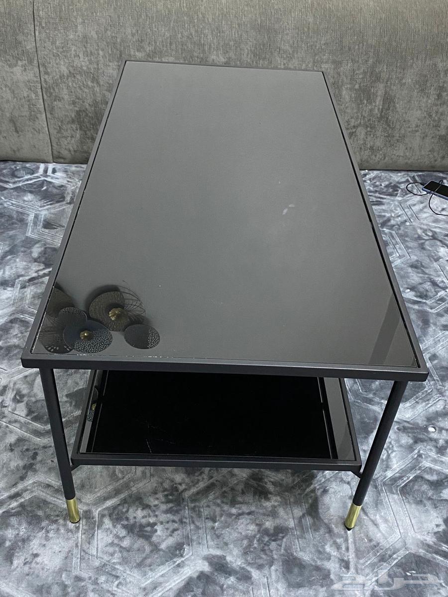 طاولة من ايكيا64586029548930111