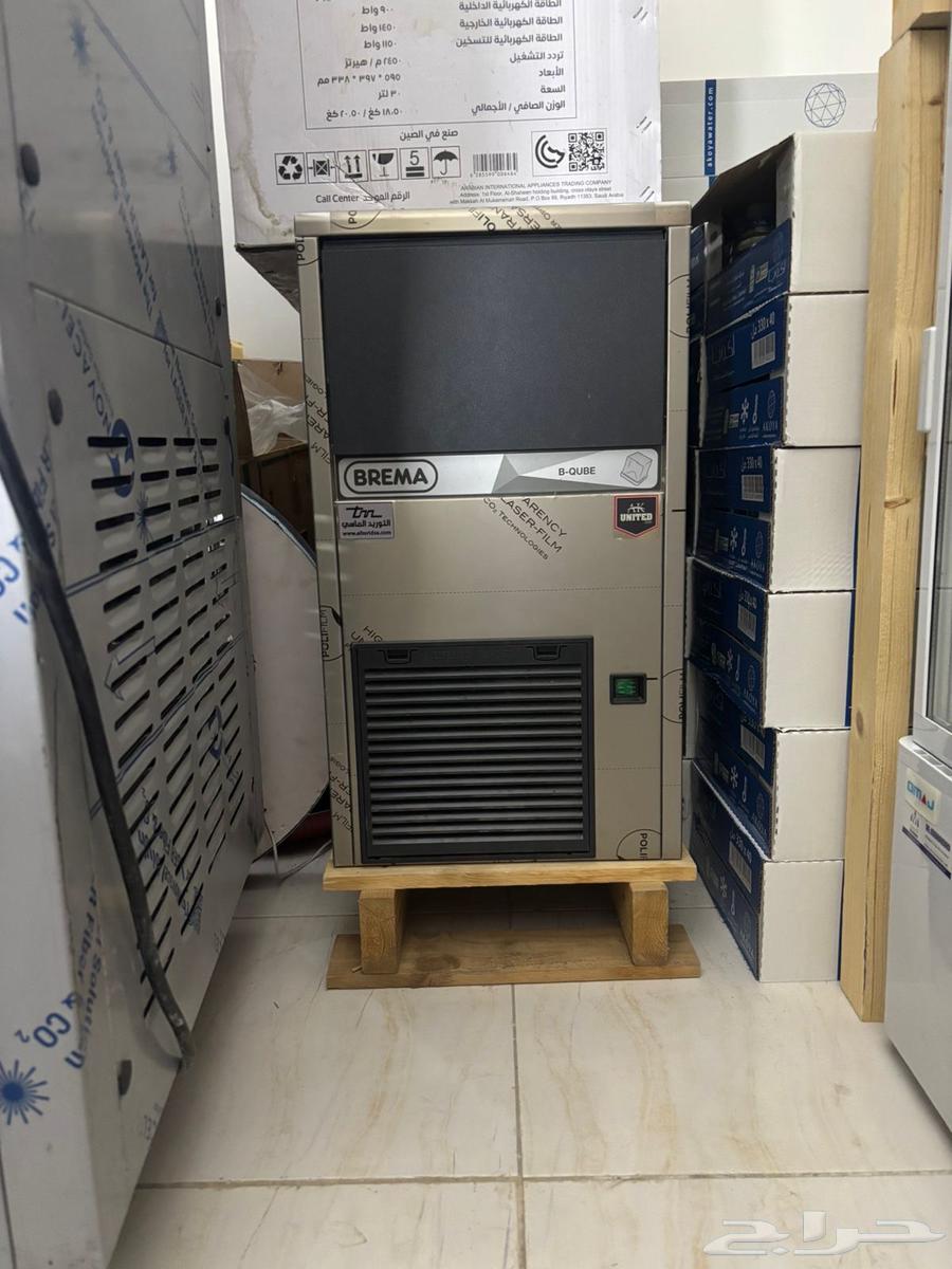 اغراض لأصل نشاط ومشروع وللتجارة شبه جديدة والبعض منها جديد64585893675137110