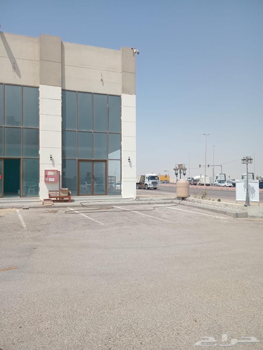 مجمع للإيجار