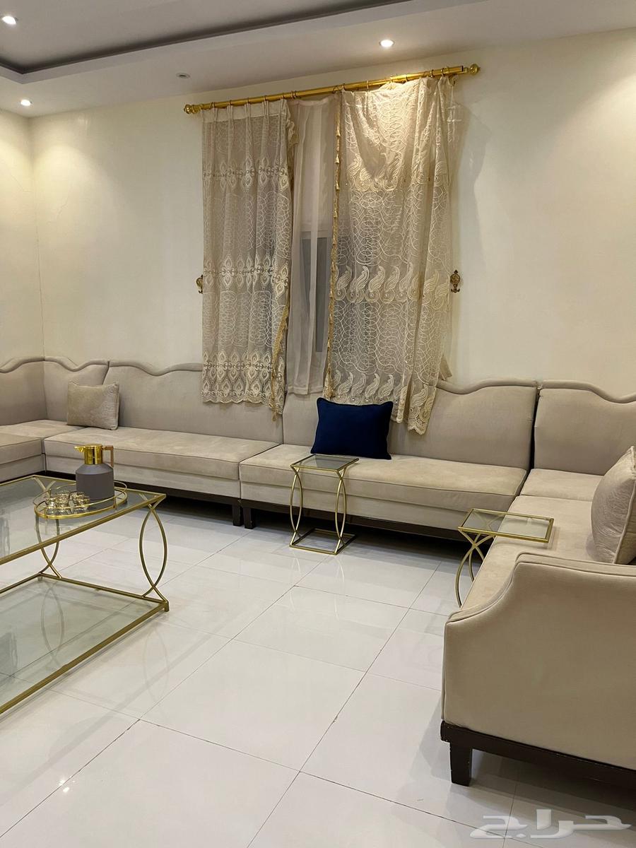 كنب للبيع آخر واحد يجي ياخذ سوم 700بس لي يسوم صامل يجي64582854959745110