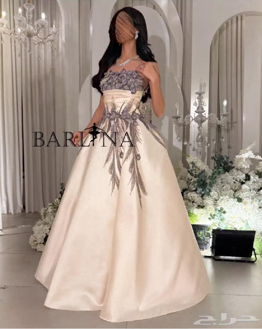 فستان للبيع لبس مره واحده ب50064584361990786112