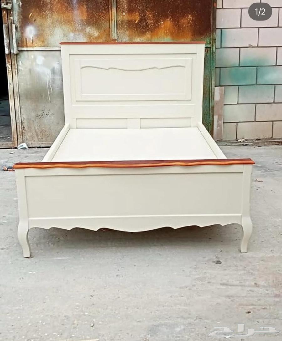 سرير مستعمل خشب ممتاز للبيع 40064587974960515110