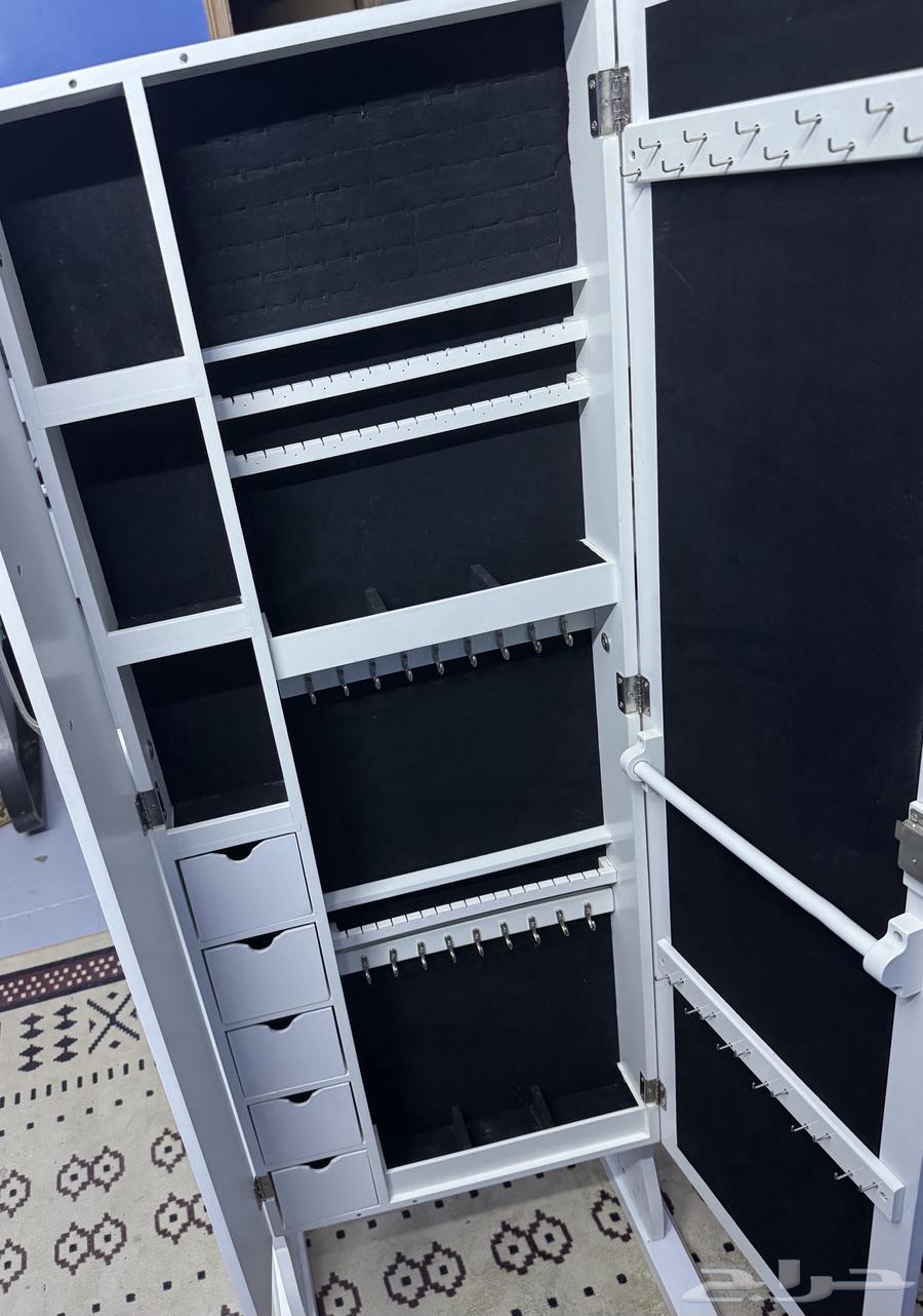 خزانة اكسسوارات بابين مع مرايه قابل للتفاوض64579855760643111