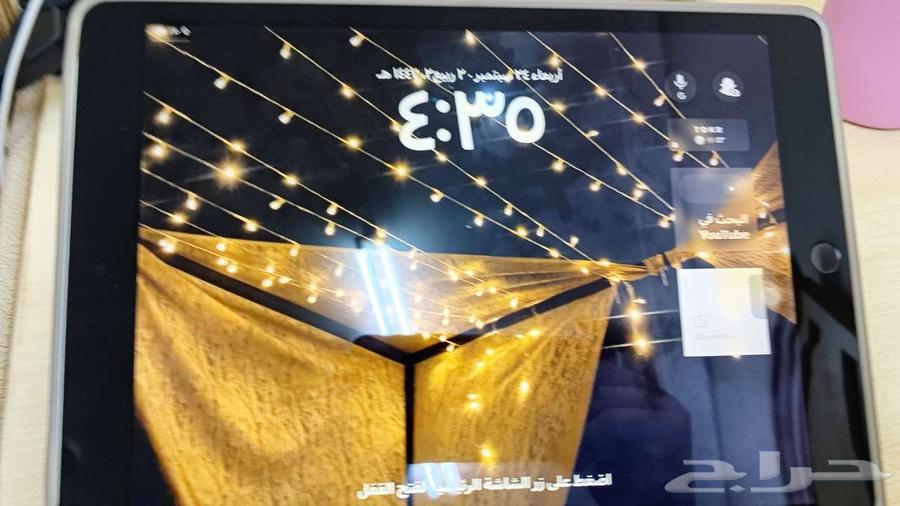 ايباد ابل نظيف ما يشتكي من اي شي معاه كرتونته64584206478595113