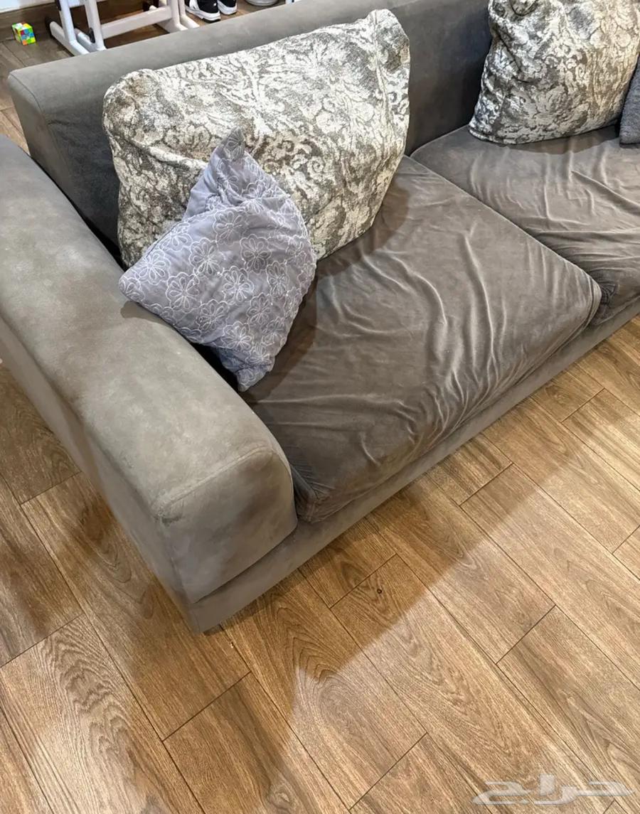 للبيع كنب مستخدم64582487472258112