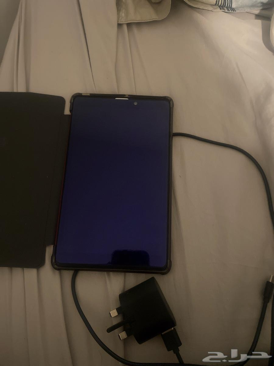 ايباد جاني هديه ماعرف نوعه وما استخدمته البيع 300 250اخر شي64587814277122110