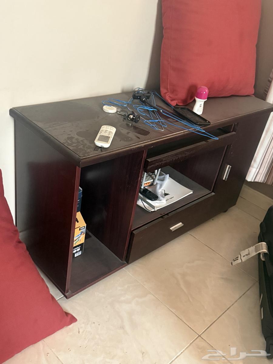 طاولة خشب مكتبي مع ادراج ب 100 ريال64572819724929113