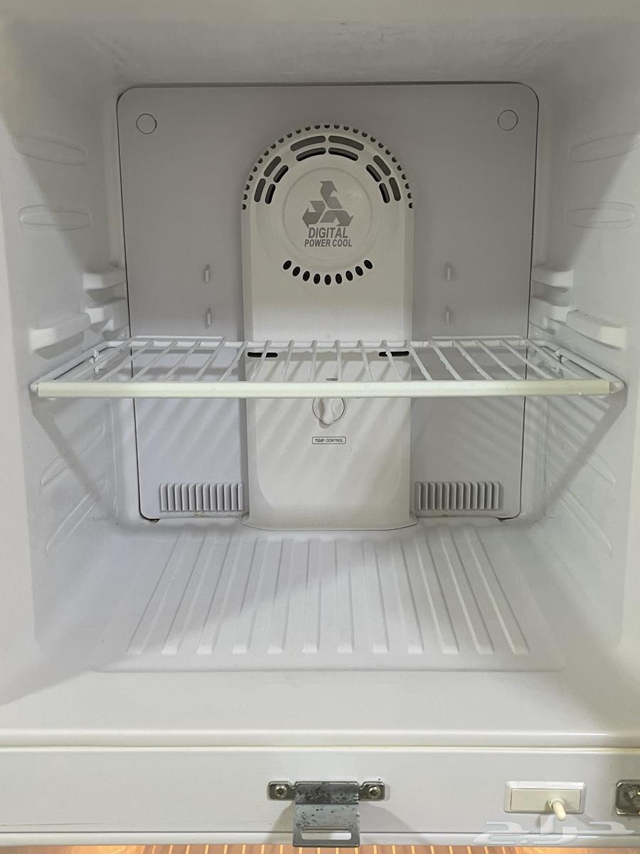 Hurry   Refrigerator in excellent working condition for sale64586140079874114