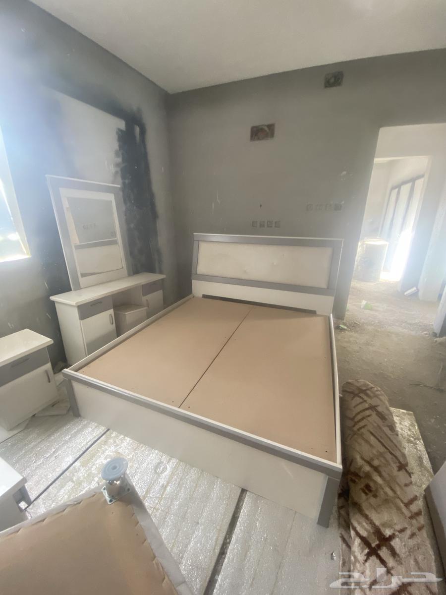 سرير نوم نفرين نظيفة مع كمدينتين وتسريحه خالية من العيوب64579924373251113