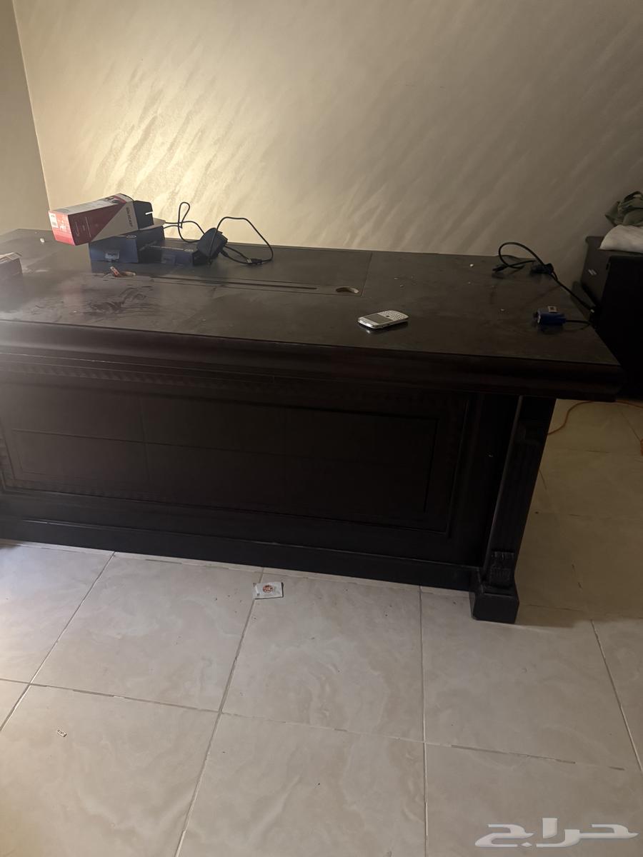 طاولة خشب مكتبي مع ادراج ب 100 ريال64572819724929110