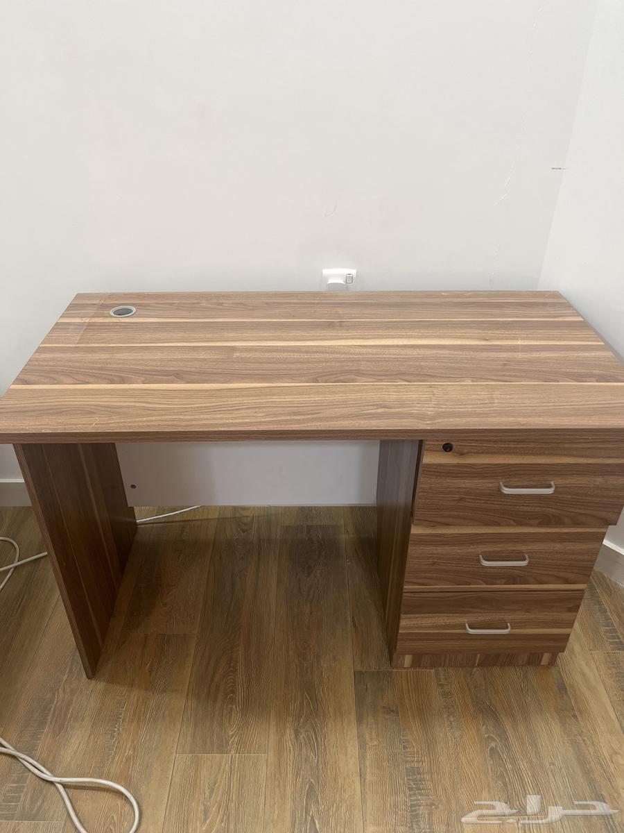 Desk table, screen table64583611739266110