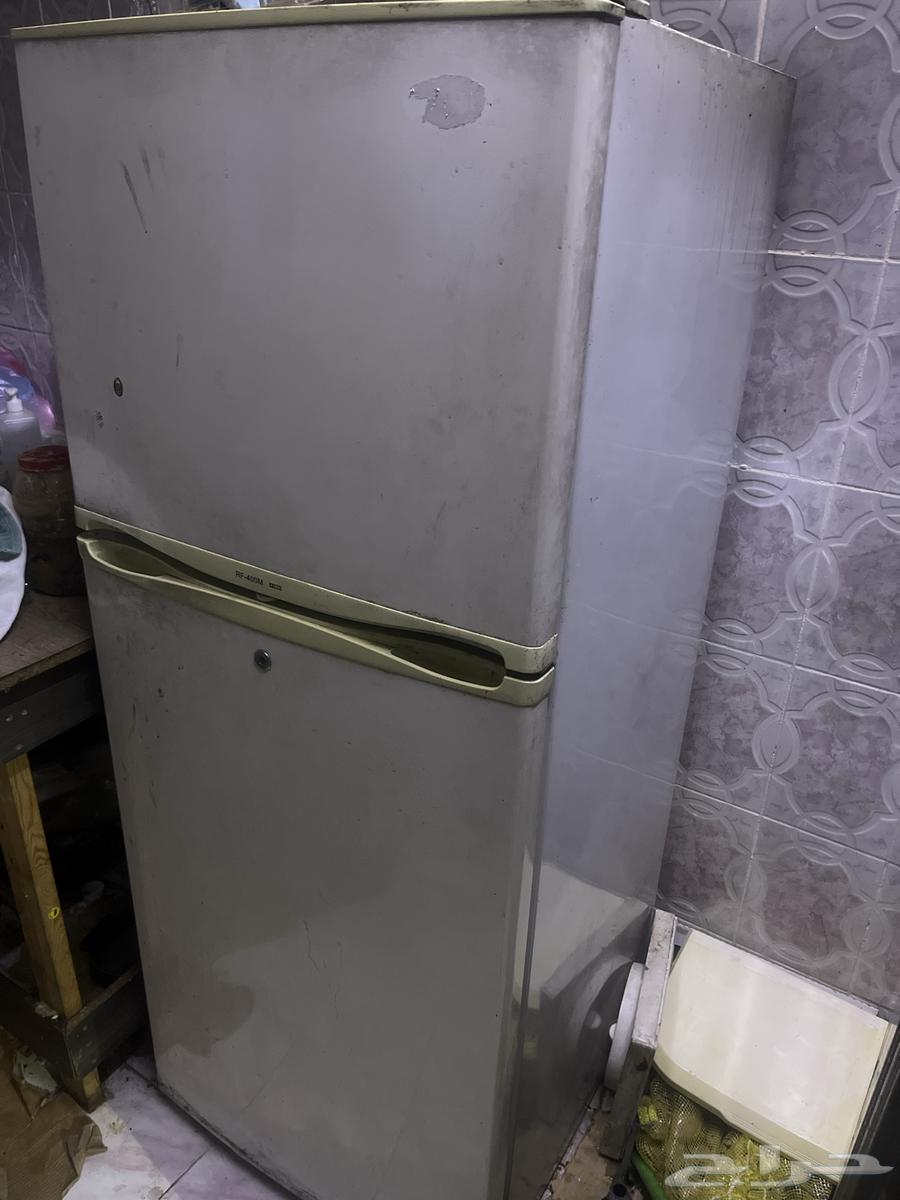 ثلاجة مستعمله بحالة جيده للبيع سريع للسفر 250 ريال64586189206147110