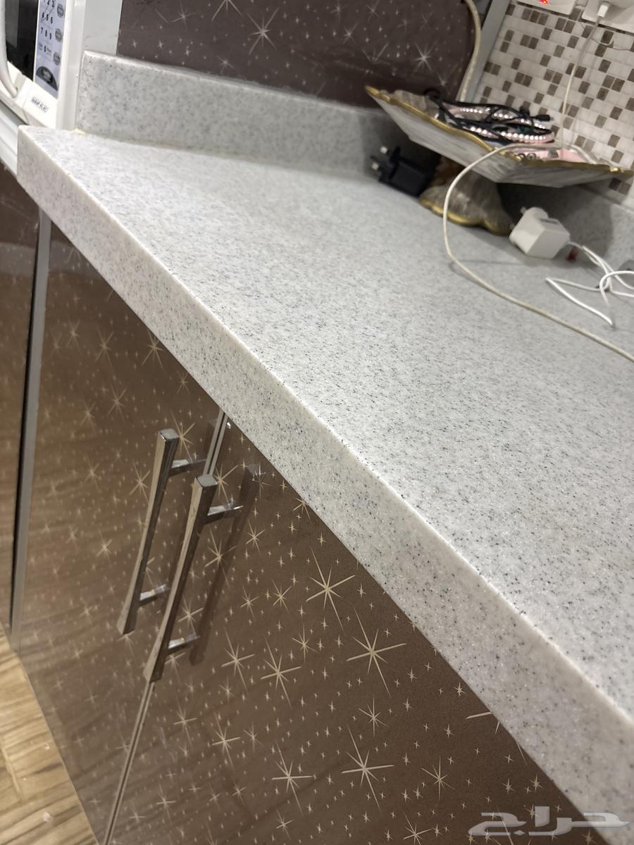 مطبخ. للبيع. رخام. صناعي. شبة جديد.64586973213698114