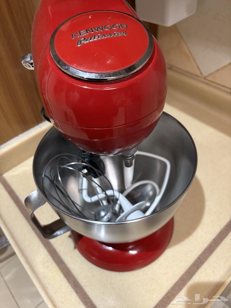 عجانة وخلاط كيك من كينود بملحقاتها64587255584897111