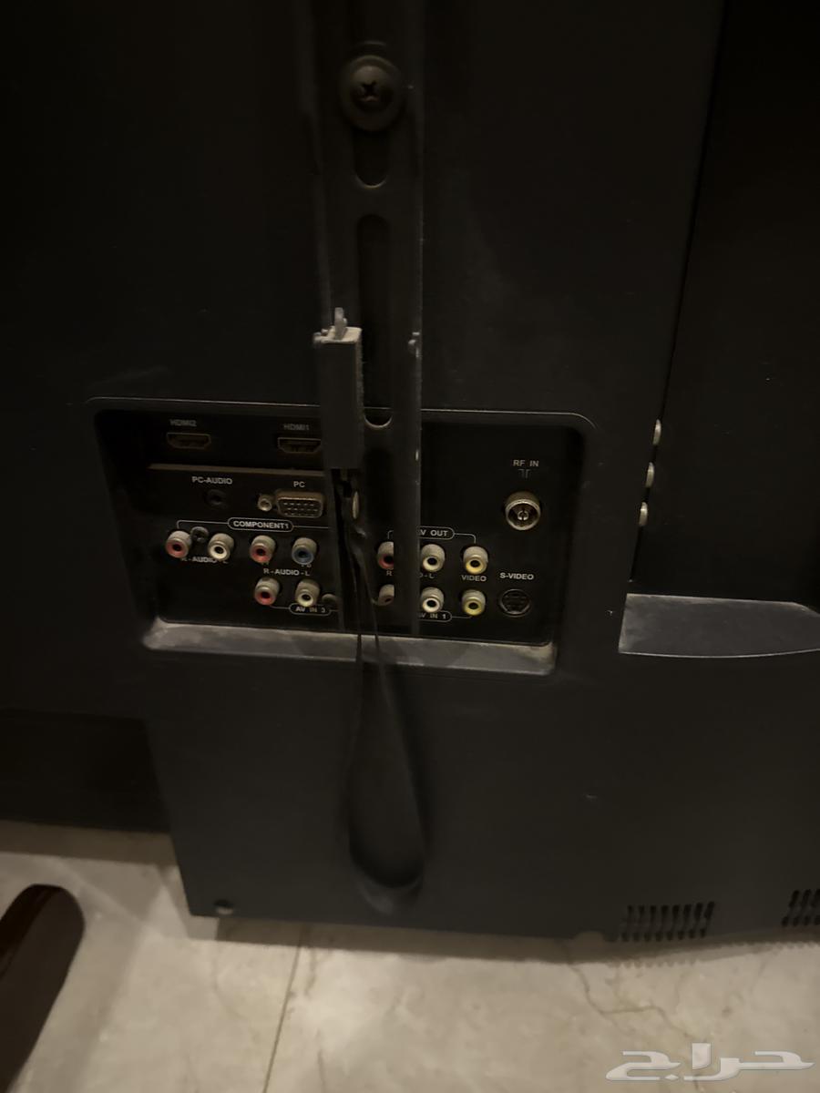 تلفزيون نظيف و مازال شغال64587739577858113