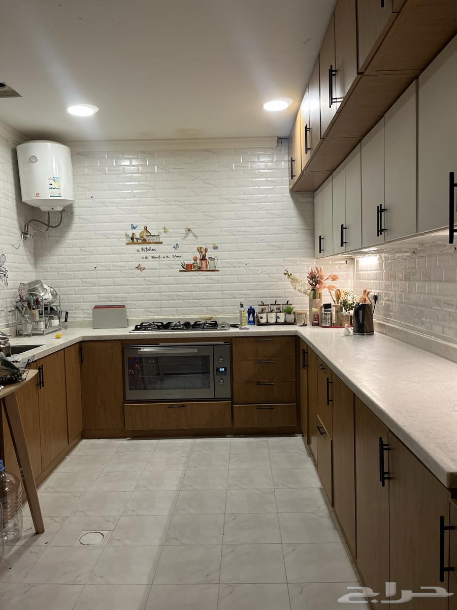 للبيع مطبخ بحالة ممتازه64587034756995111