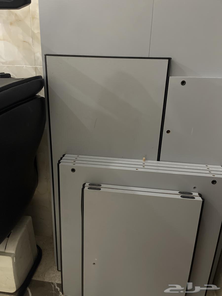 Three desks with drawers, two rolling chairs and two fixed chairs for full sale64586874334209112