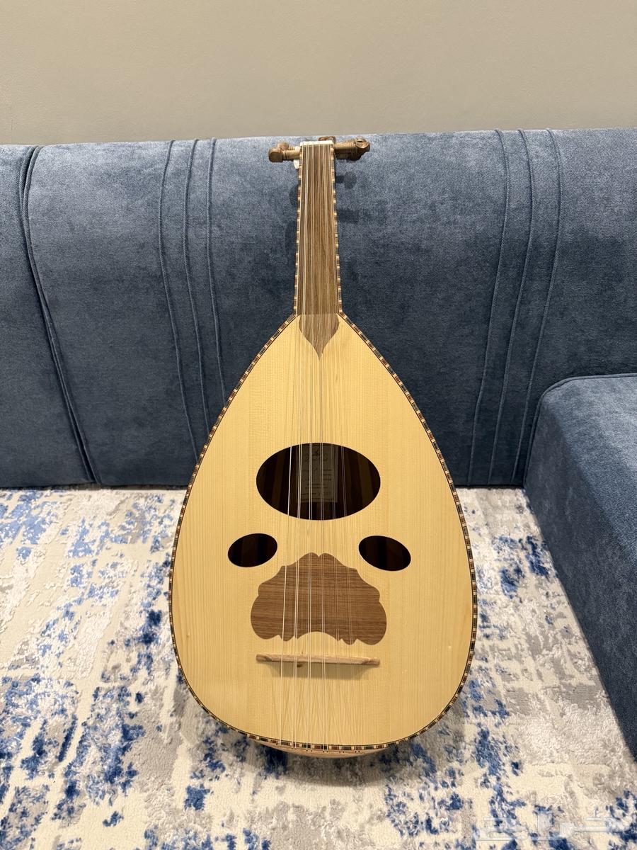 For sale authentic Iraqi oud by Al-Zuraiq, with movable bridge, excellent sound64585509322626110