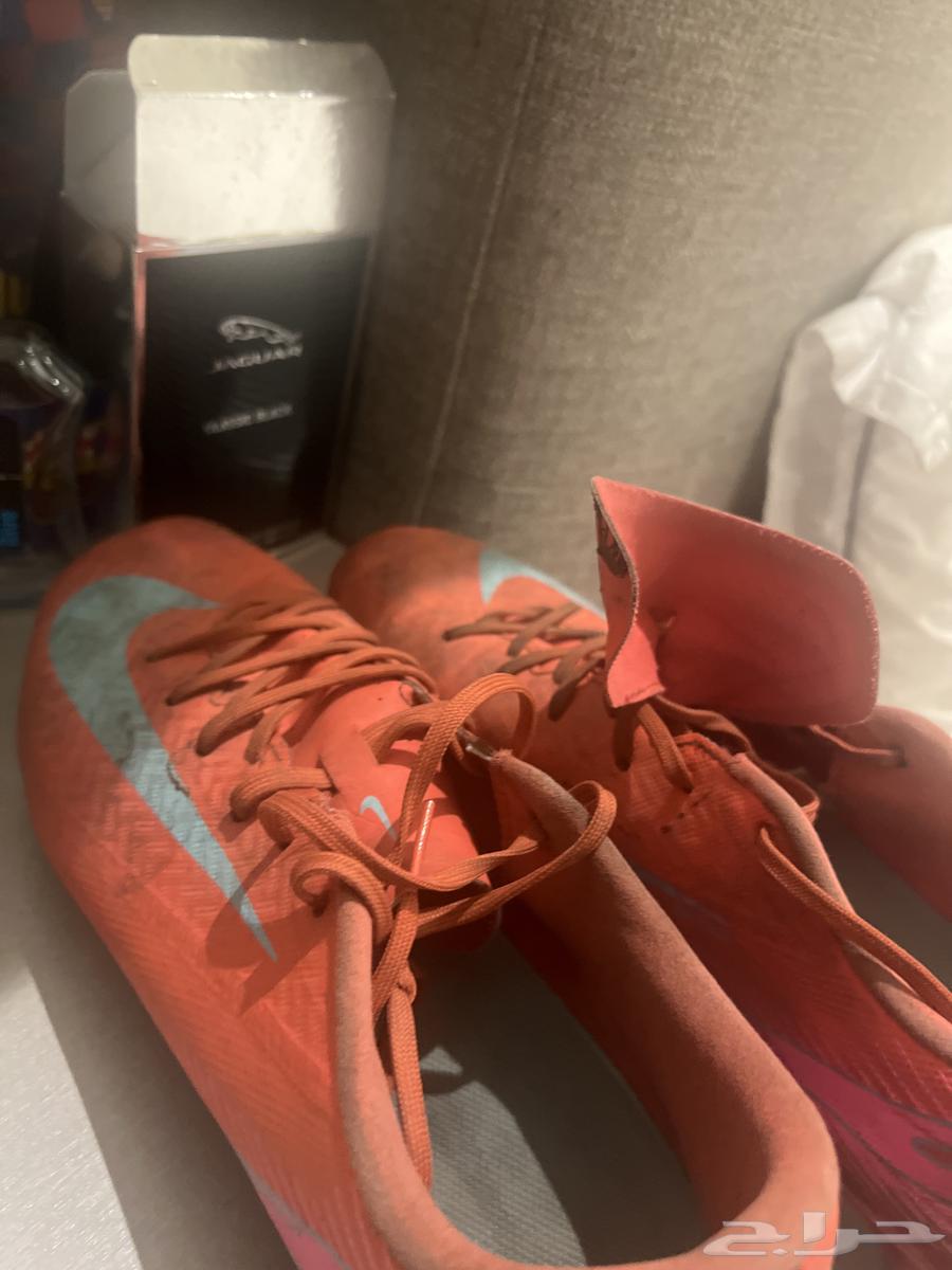 الجزمه لعبت فيها اسبوع فقط و شاريها من نايك  سبب البيع مقاس64583597384449112